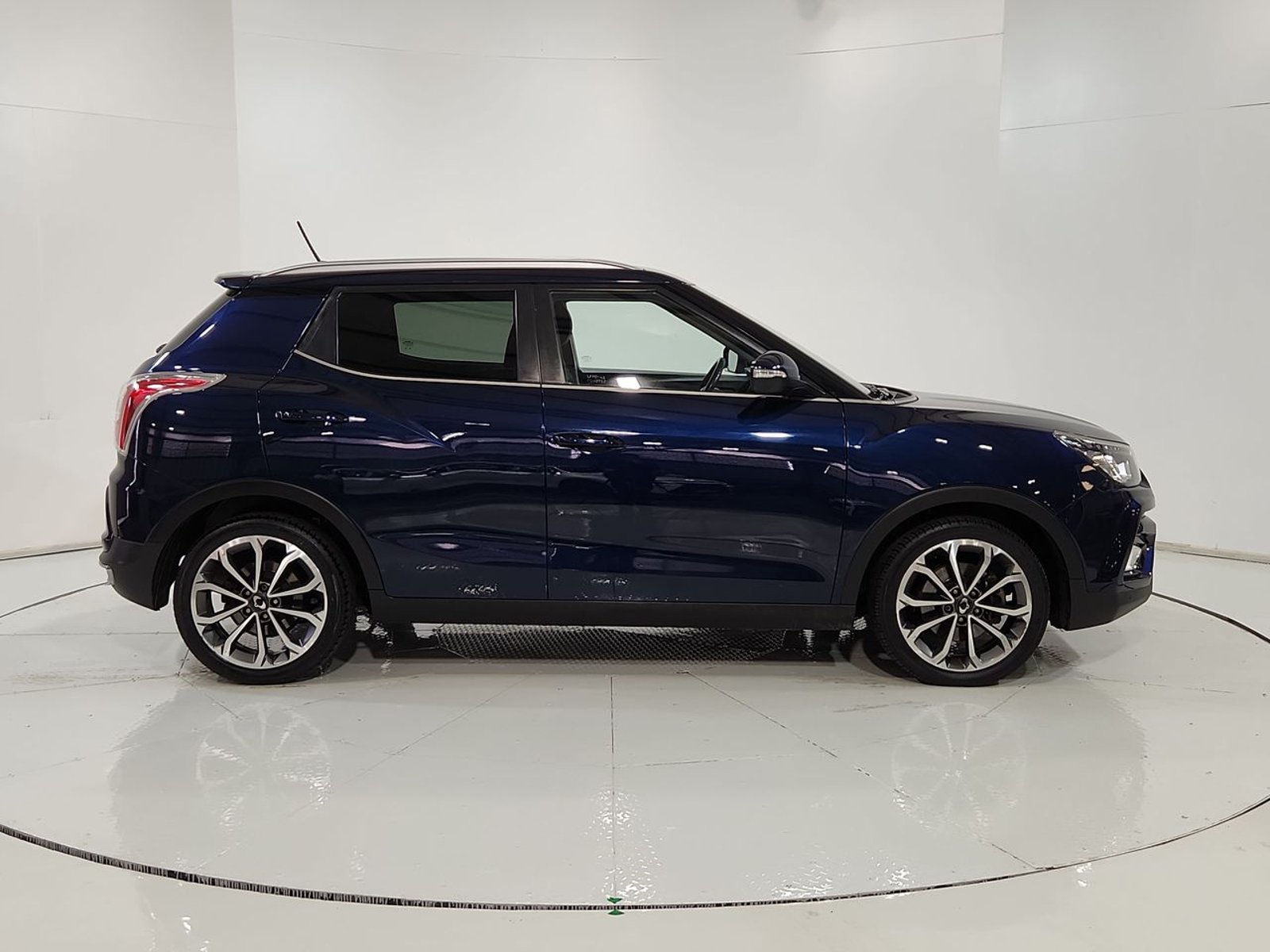Ssangyong TIVOLI 1.6 AUT 2019 - Imagen 13 de 20