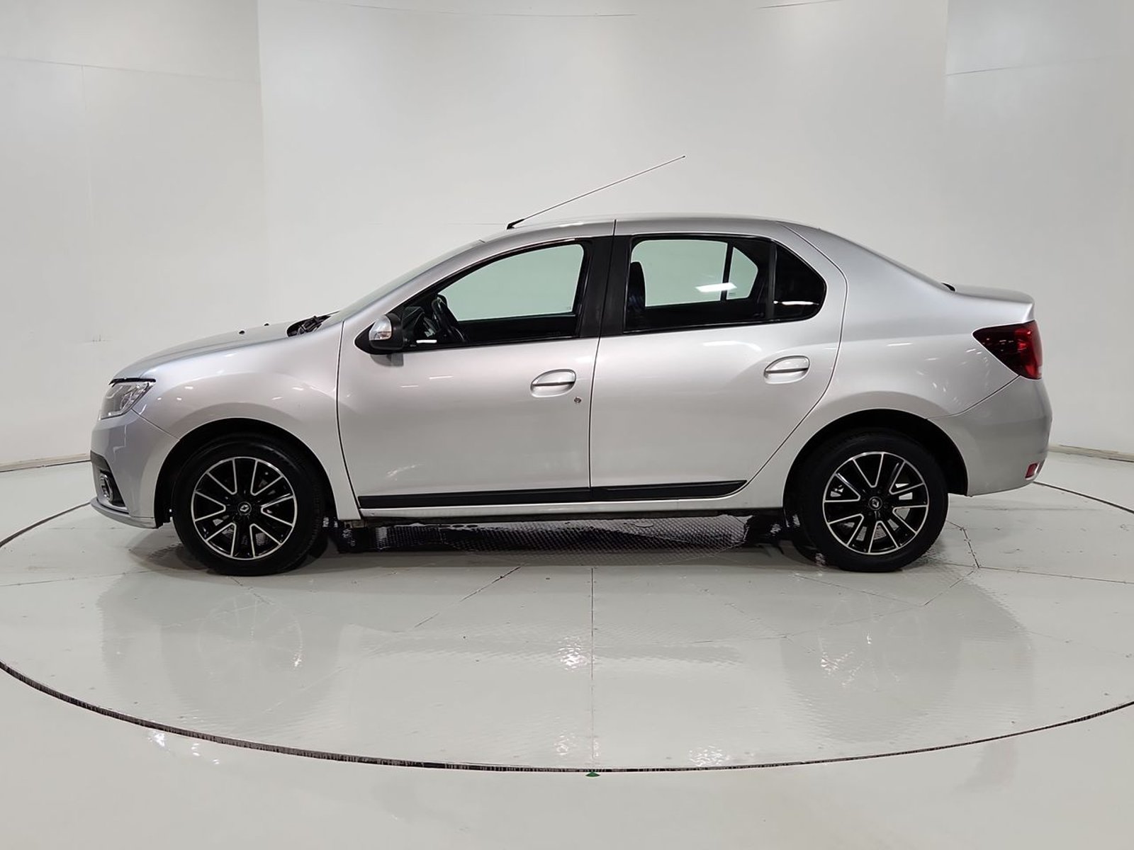 Renault SYMBOL 1.6 2018 - Imagen 5 de 20