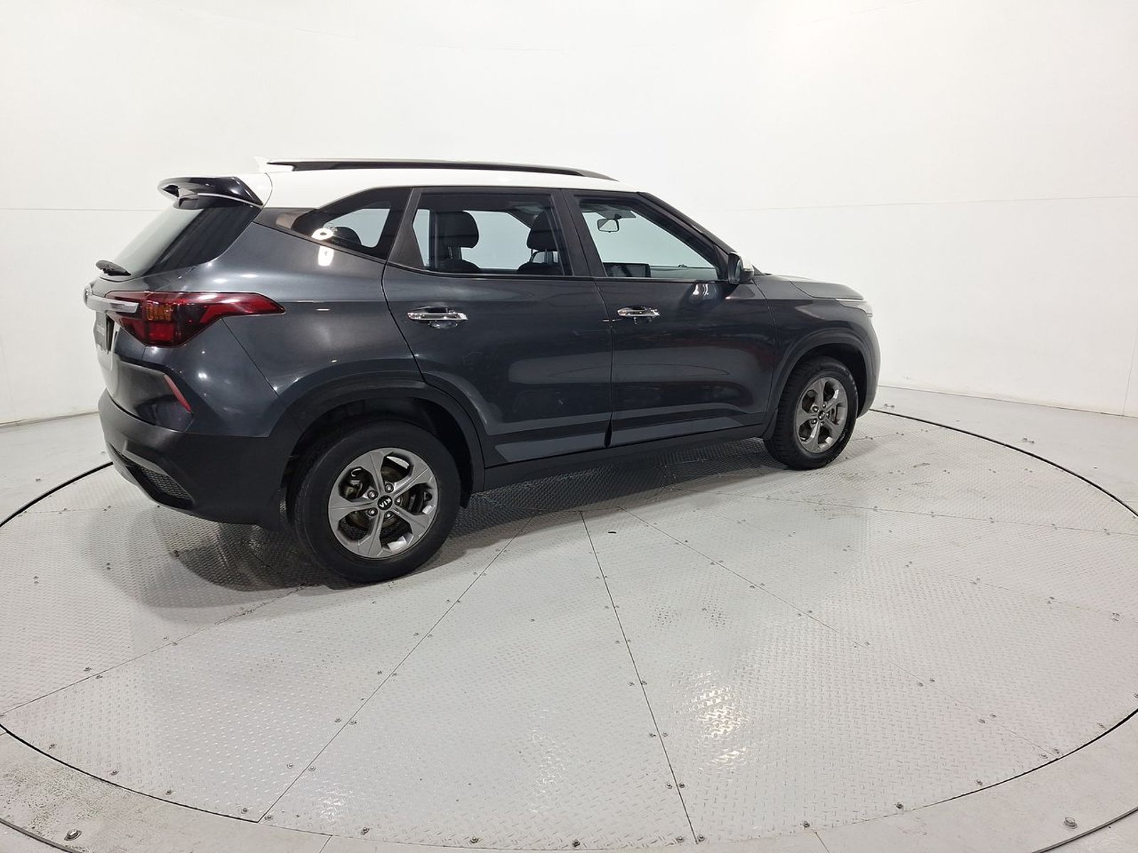 Kia SELTOS MPI 6MT 1.6 2020 - Imagen 9 de 20