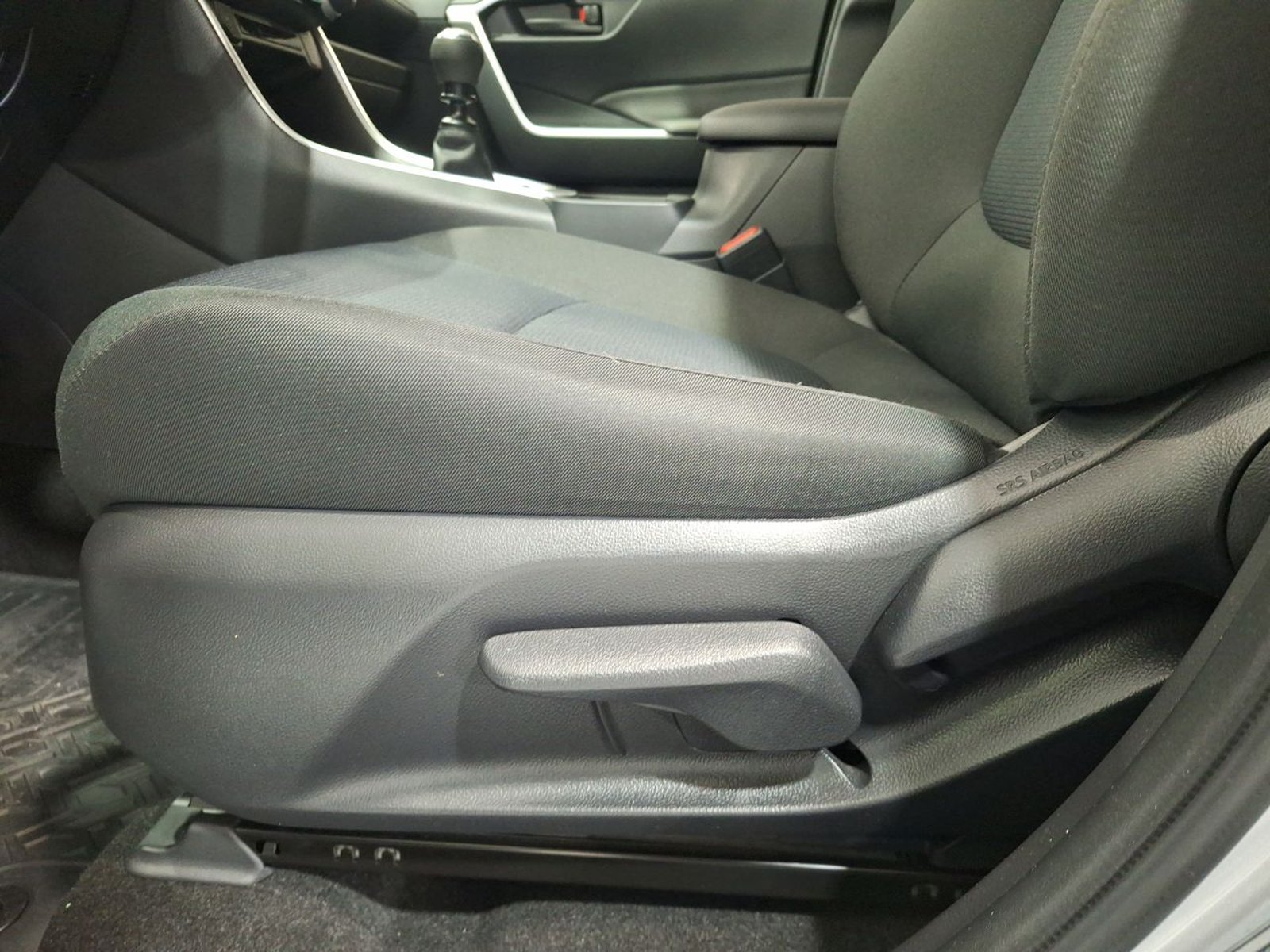 Toyota RAV4 4X2 2.0 2025 - Imagen 17 de 20