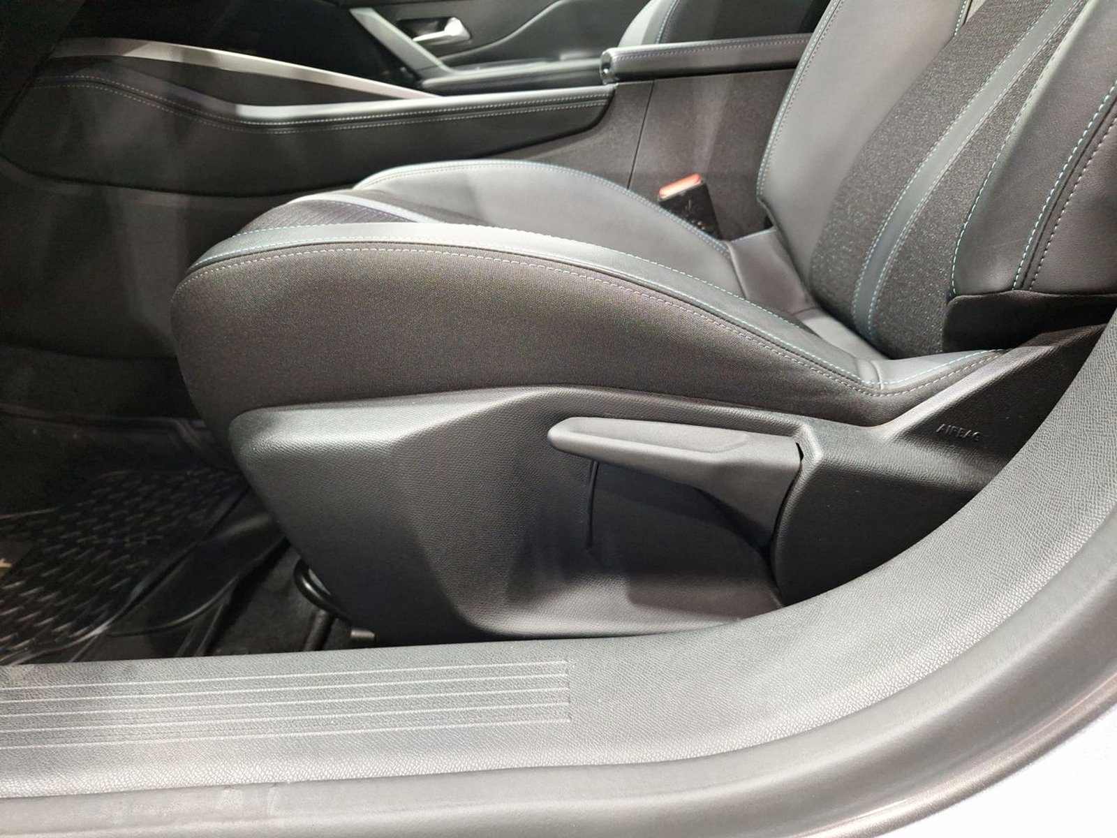 Peugeot 308 PURETECH 1.2 AUT 2024 - Imagen 17 de 20