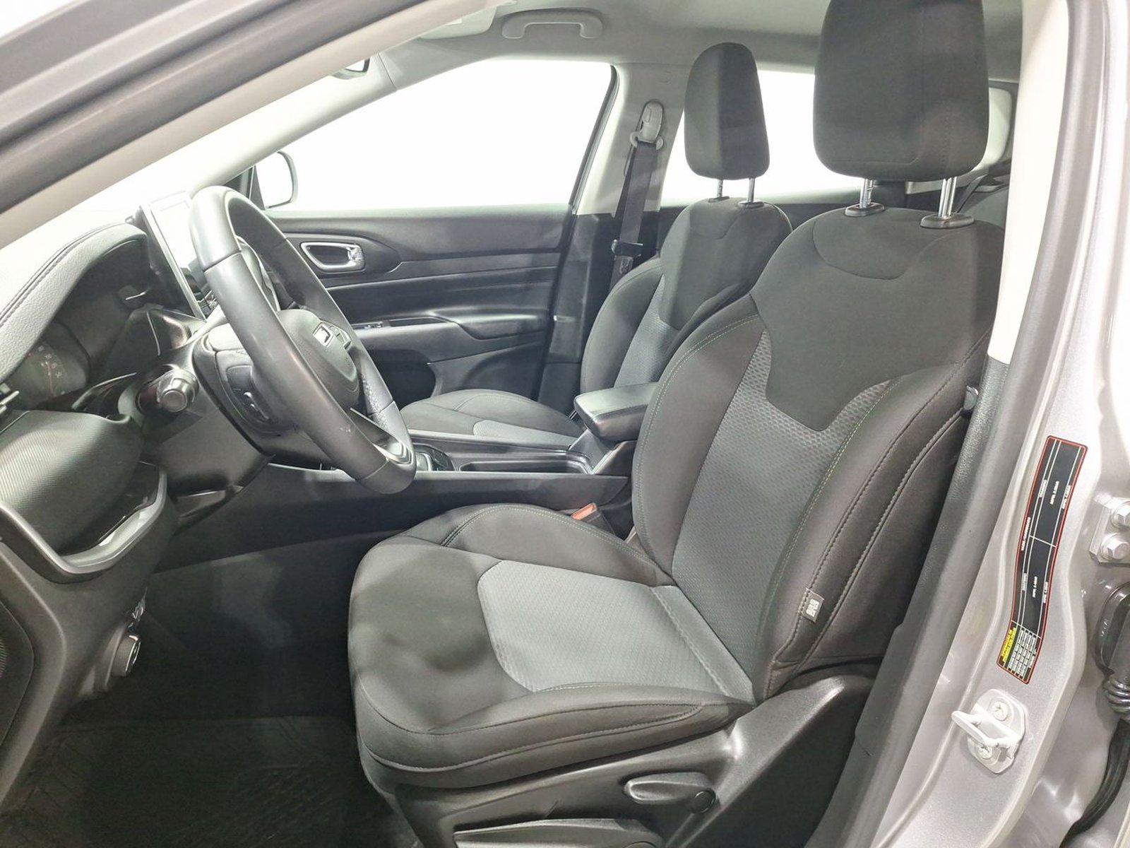 Jeep COMPASS SPORT 1.3 AUT 2023 - Imagen 18 de 20