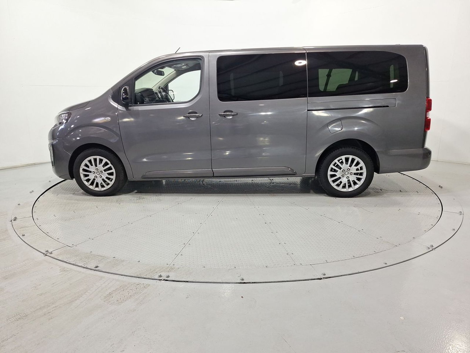 Peugeot TRAVELLER L3 BLUE HDI 180 2.0 AUT 2024 - Imagen 4 de 20