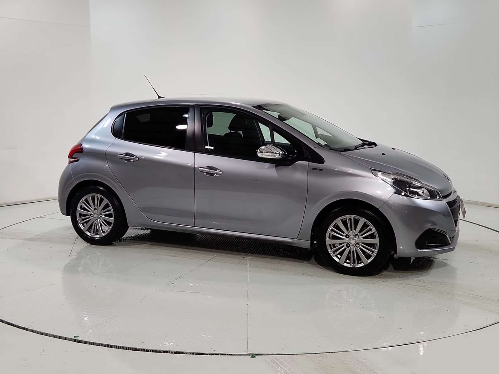 Peugeot 208 PURE TECH HB 1.2 2021 - Imagen 14 de 20