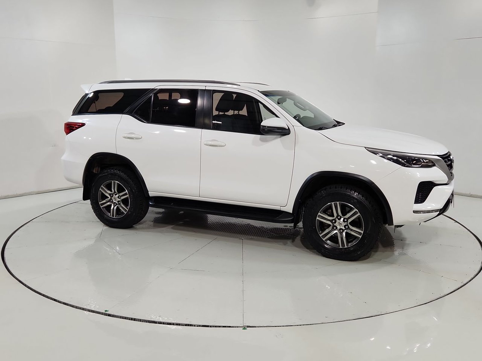 Toyota FORTUNER SRV 2.7 AUT 2022 - Imagen 14 de 20