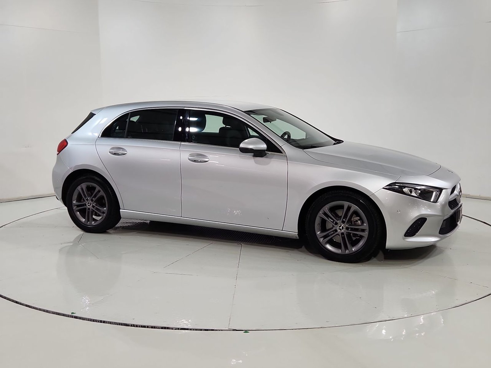 Mercedes benz A200 HB 1.9 AUT 2020 - Imagen 14 de 20