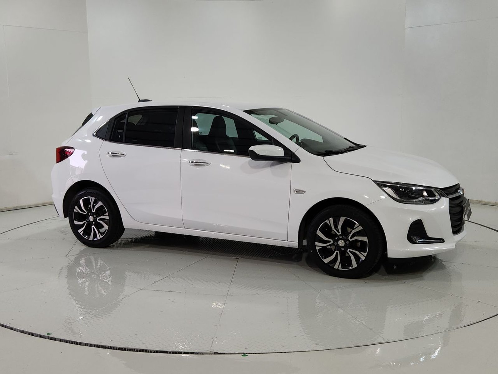 Chevrolet ONIX HB 4X2 1.0 AT 2023 - Imagen 14 de 20