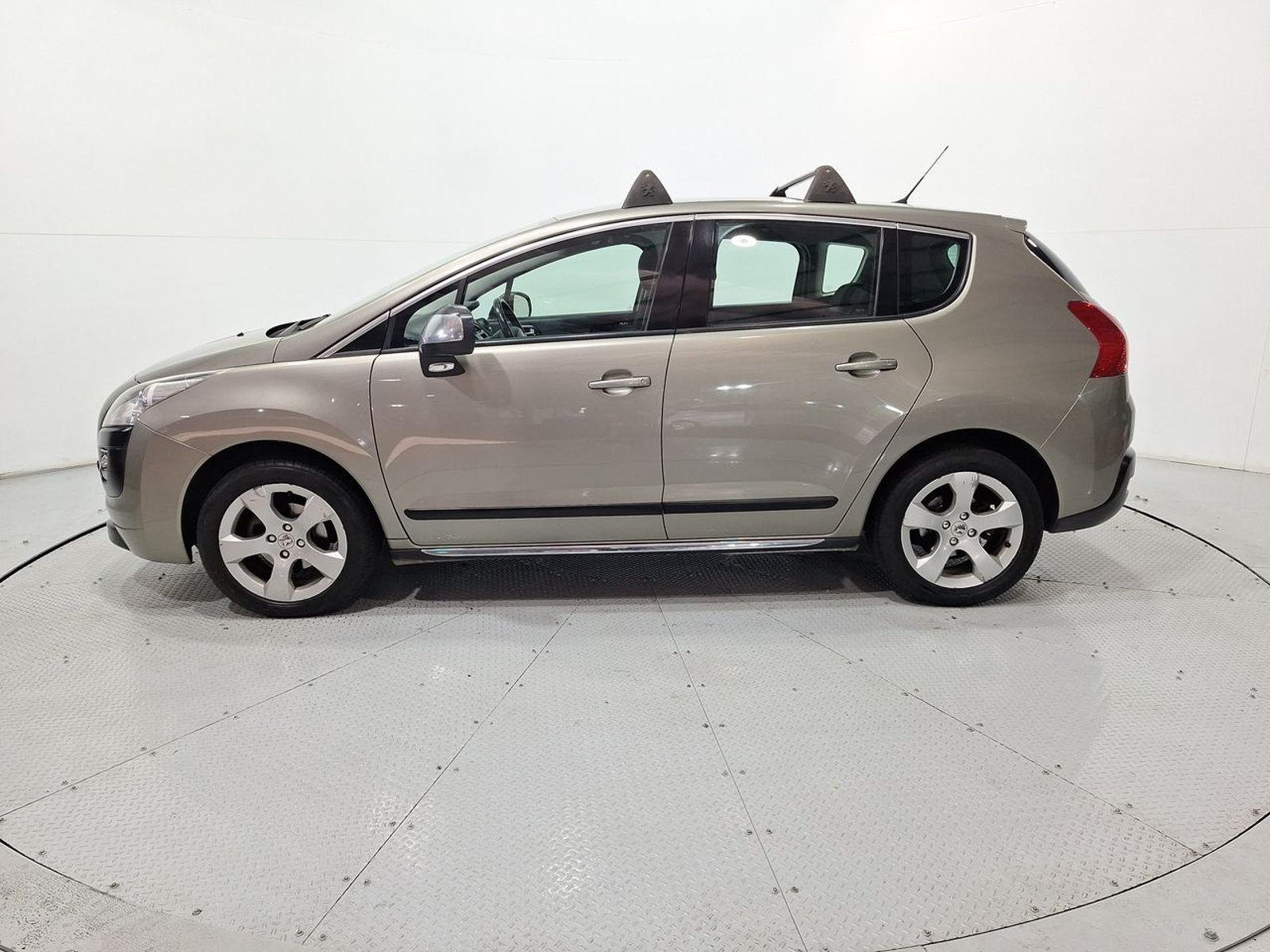 Peugeot 3008 ACTIVE HDI FULL 1.6 2013 - Imagen 4 de 20