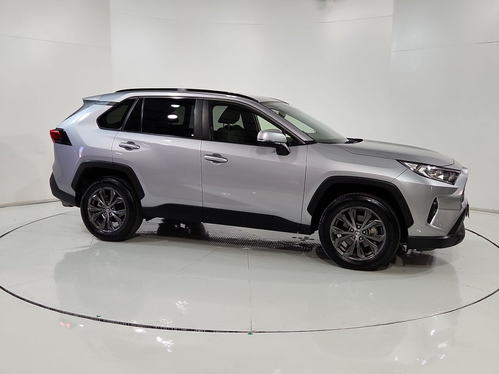 Toyota RAV4 4X2 2.0 AUT 2024 - Imagen 14 de 20