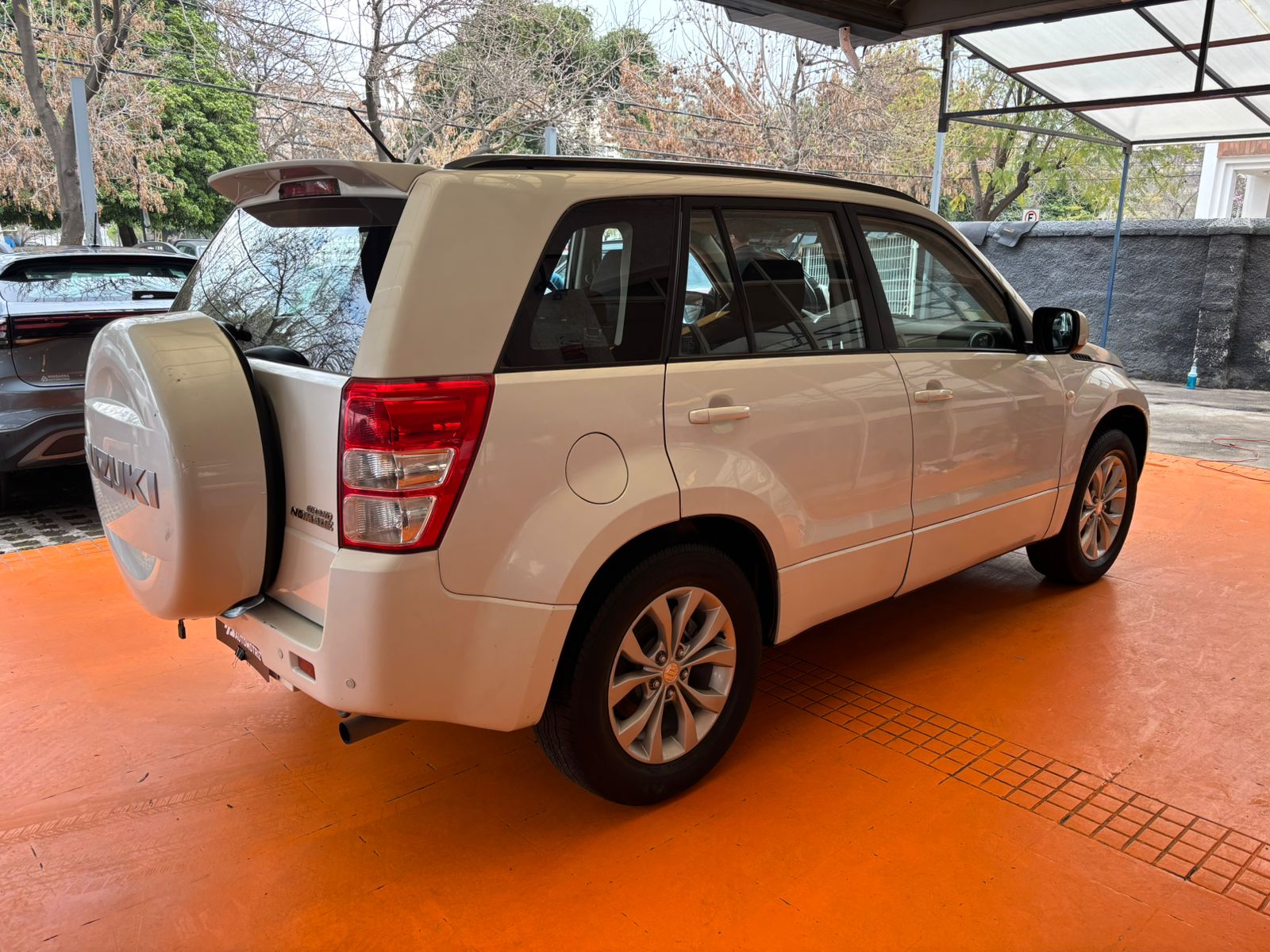 Suzuki GRAND NOMADE 2018 - Imagen 7 de 15