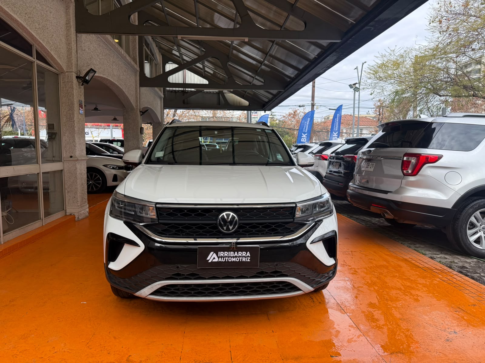 VOLKSWAGEN TAOS 2023 - Foto 4 de 15