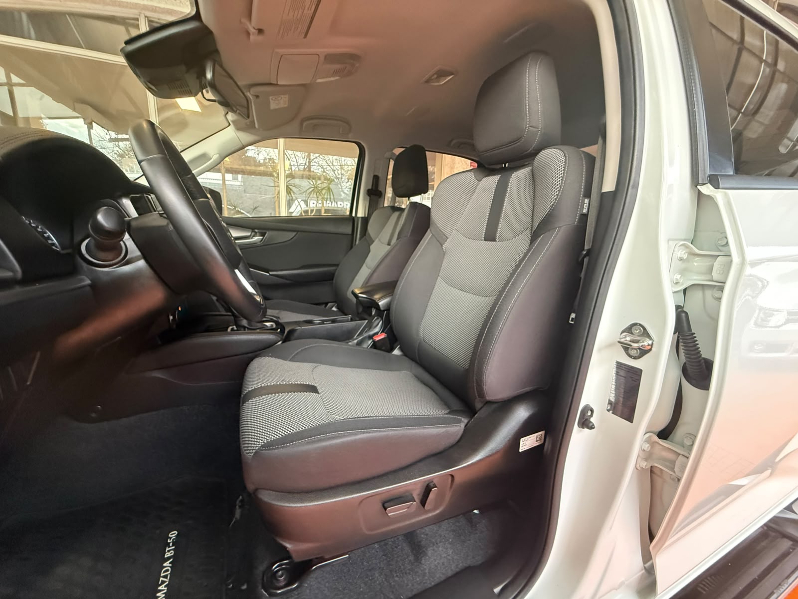 Mazda BT50 2023 - Imagen 8 de 15