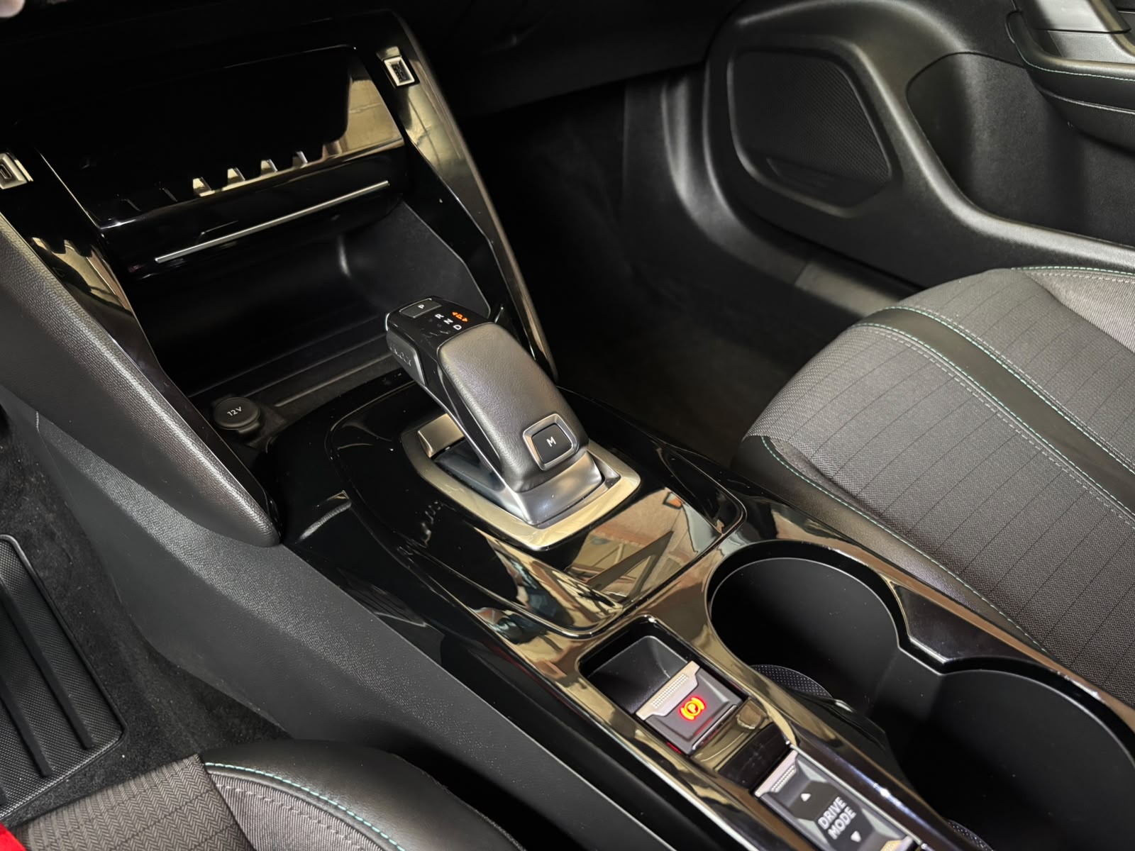 Peugeot 2008 2021 - Imagen 7 de 15