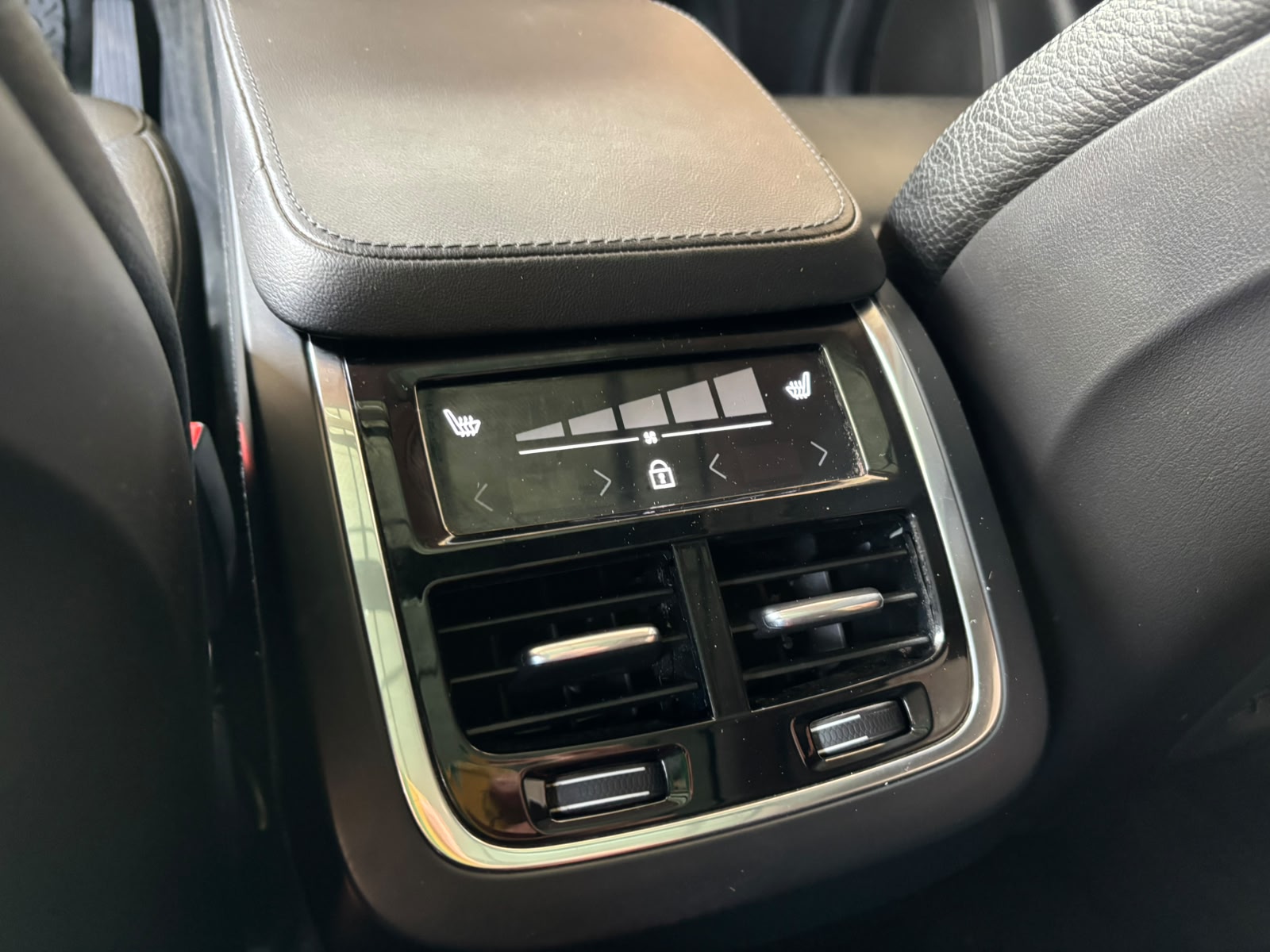 VOLVO XC90 2023 - Imagen 10 de 15
