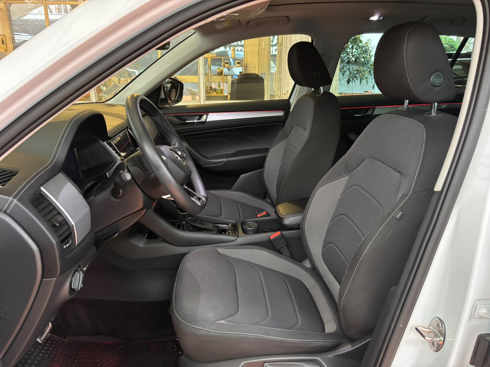 SKODA KODIAQ 2024 - Imagen 10 de 15
