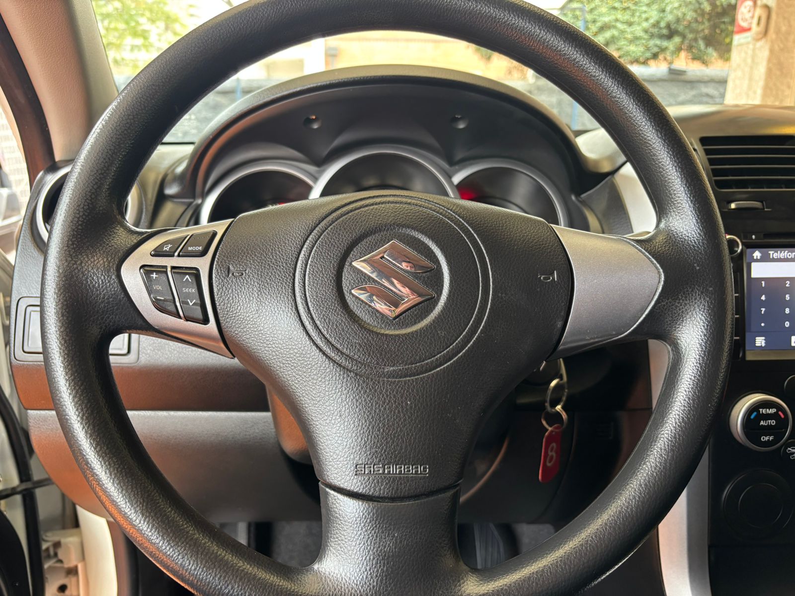 Suzuki GRAND NOMADE 2018 - Imagen 12 de 15