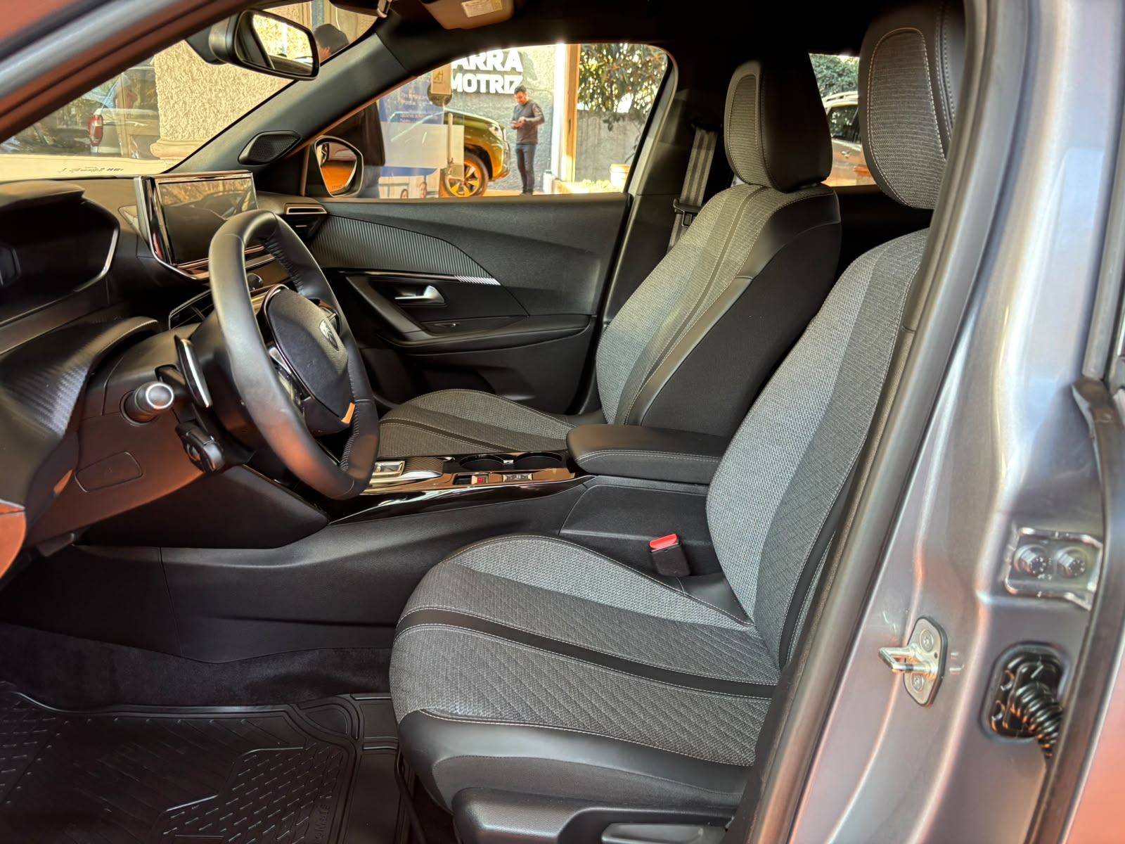 PEUGEOT 2008 2025 - Imagen 8 de 15