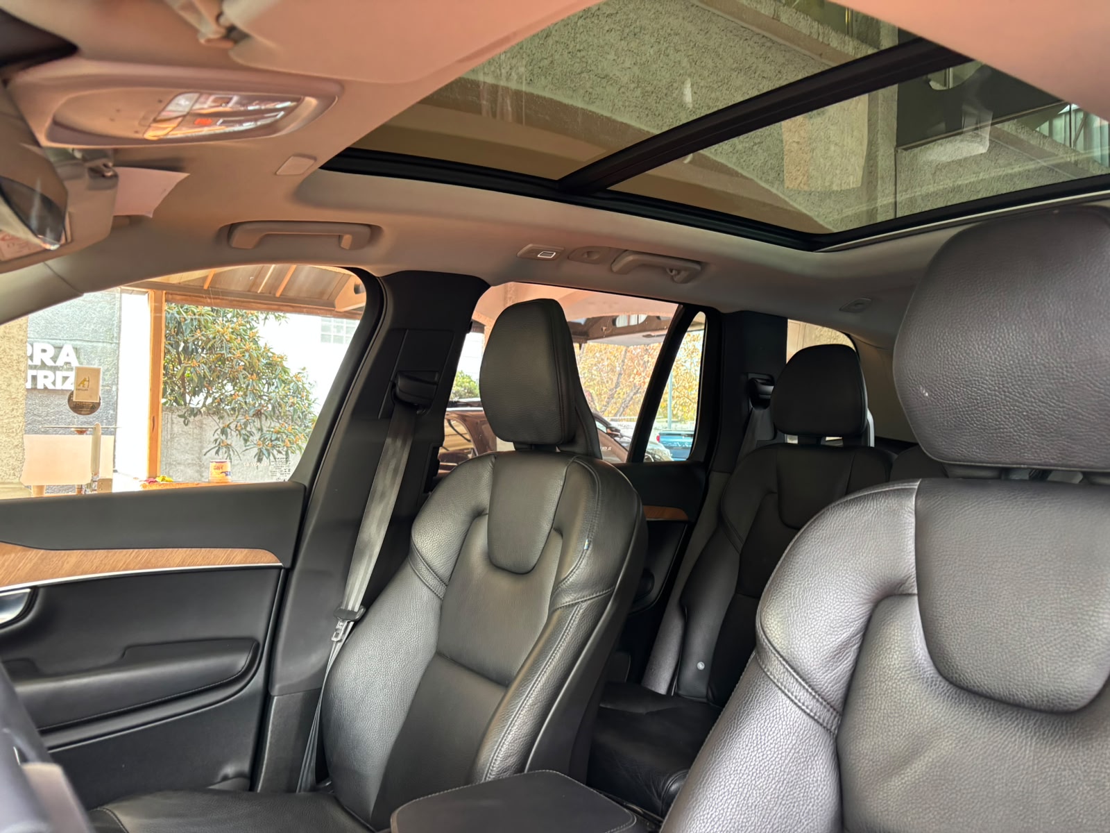 VOLVO XC90 2023 - Imagen 8 de 15