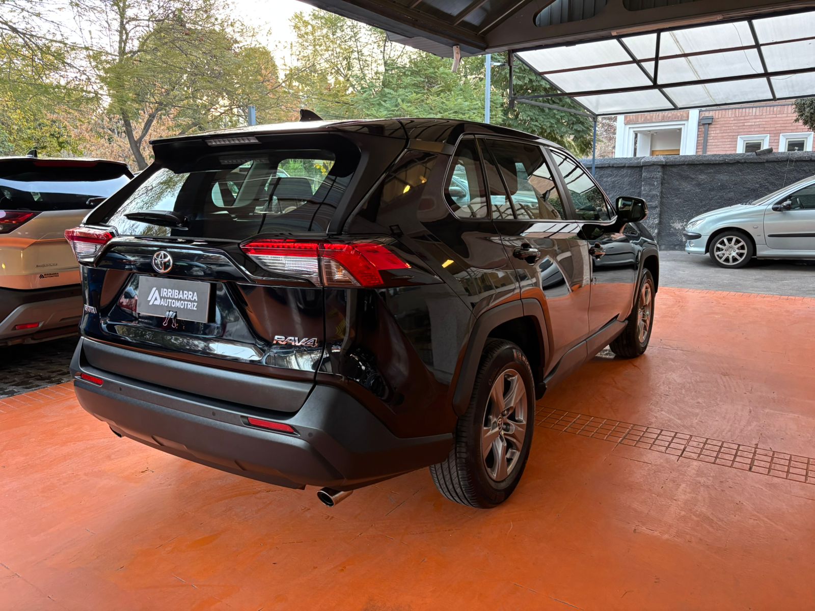 TOYOTA RAV4 2023 - Imagen 6 de 15