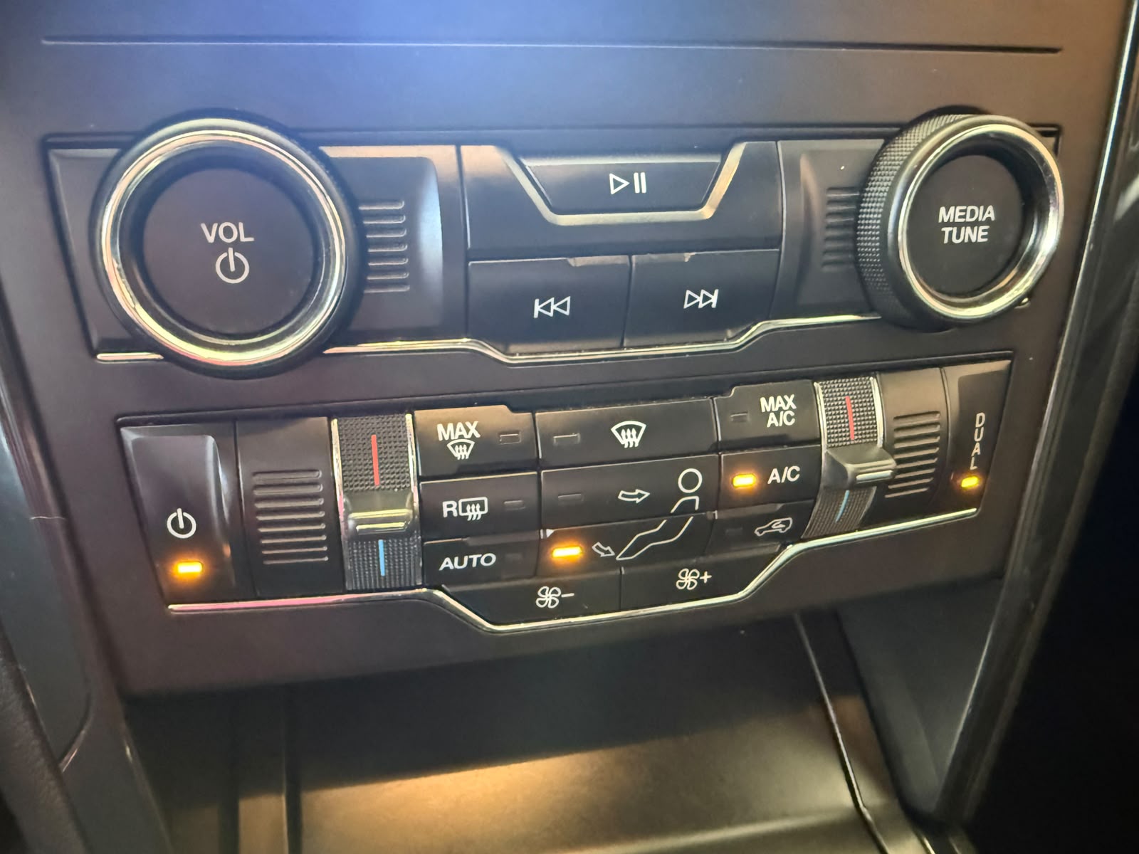 Ford EXPLORER 2020 - Imagen 15 de 15