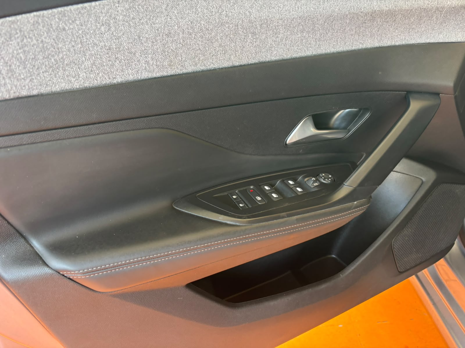 Peugeot 308 2025 - Imagen 11 de 15