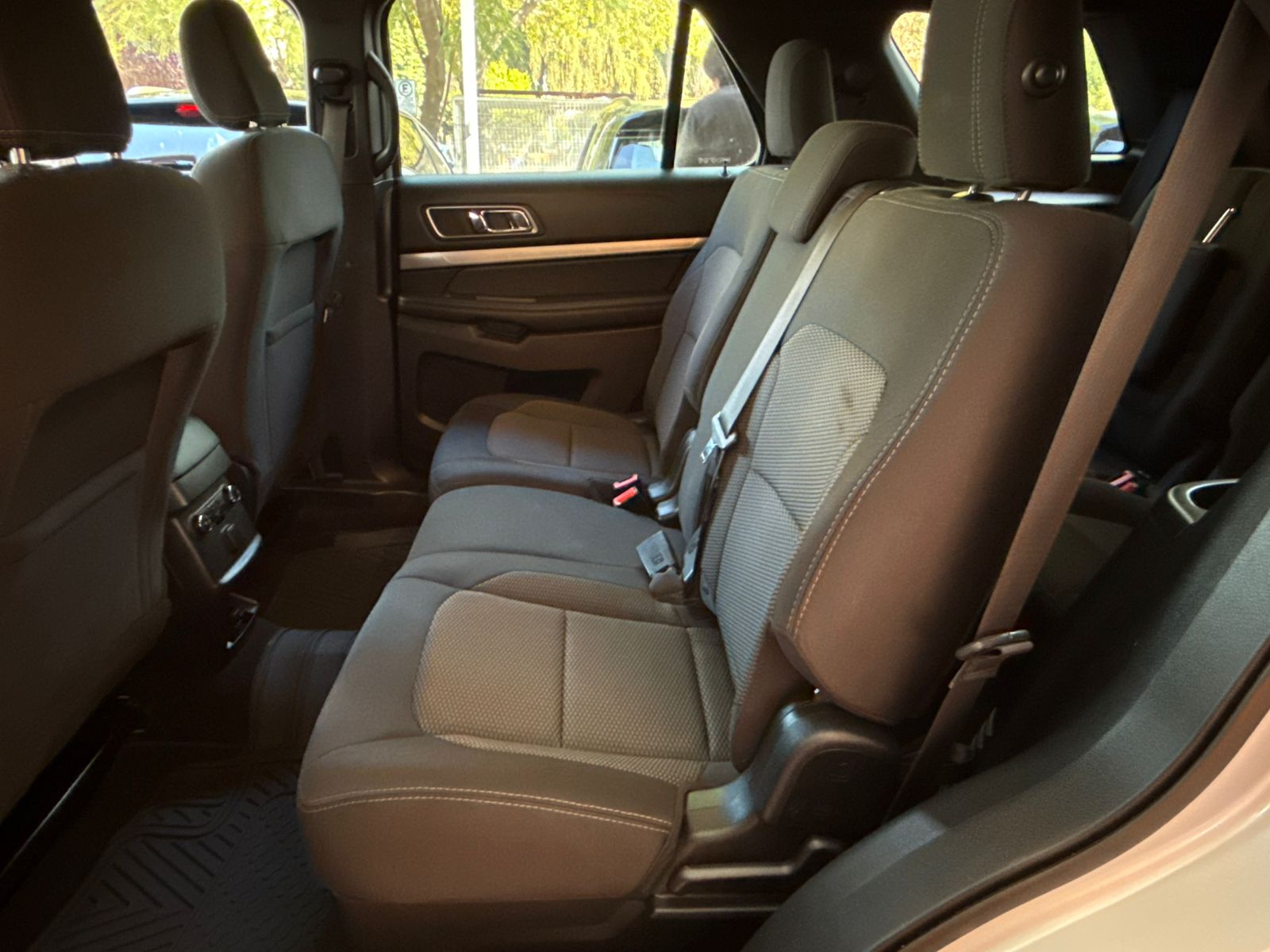 FORD EXPLORER 2018 - Imagen 7 de 15