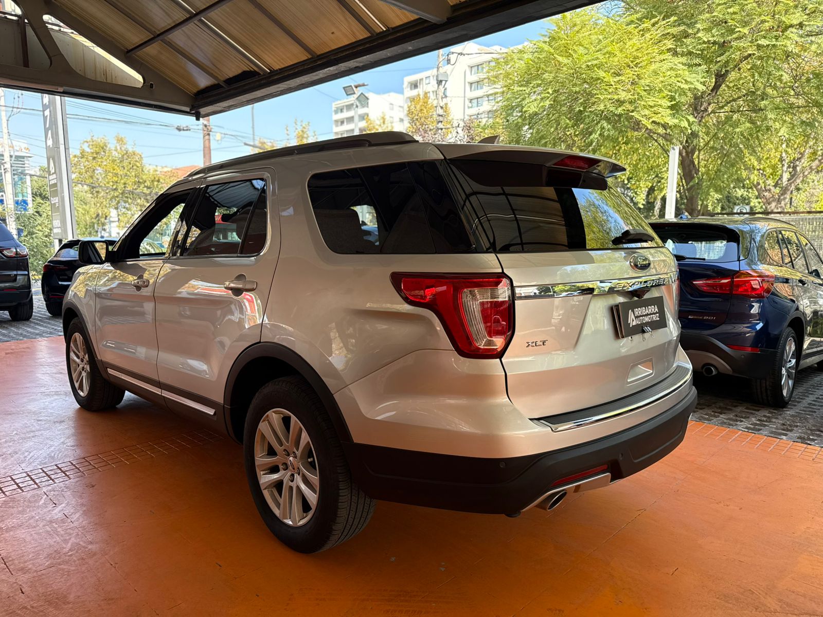 FORD EXPLORER 2018 - Imagen 5 de 15