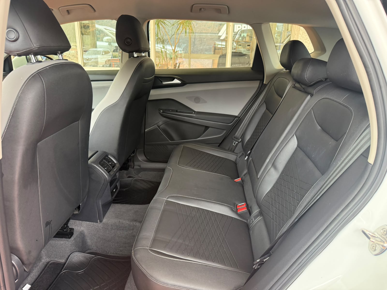 VOLKSWAGEN TAOS 2023 - Imagen 10 de 15