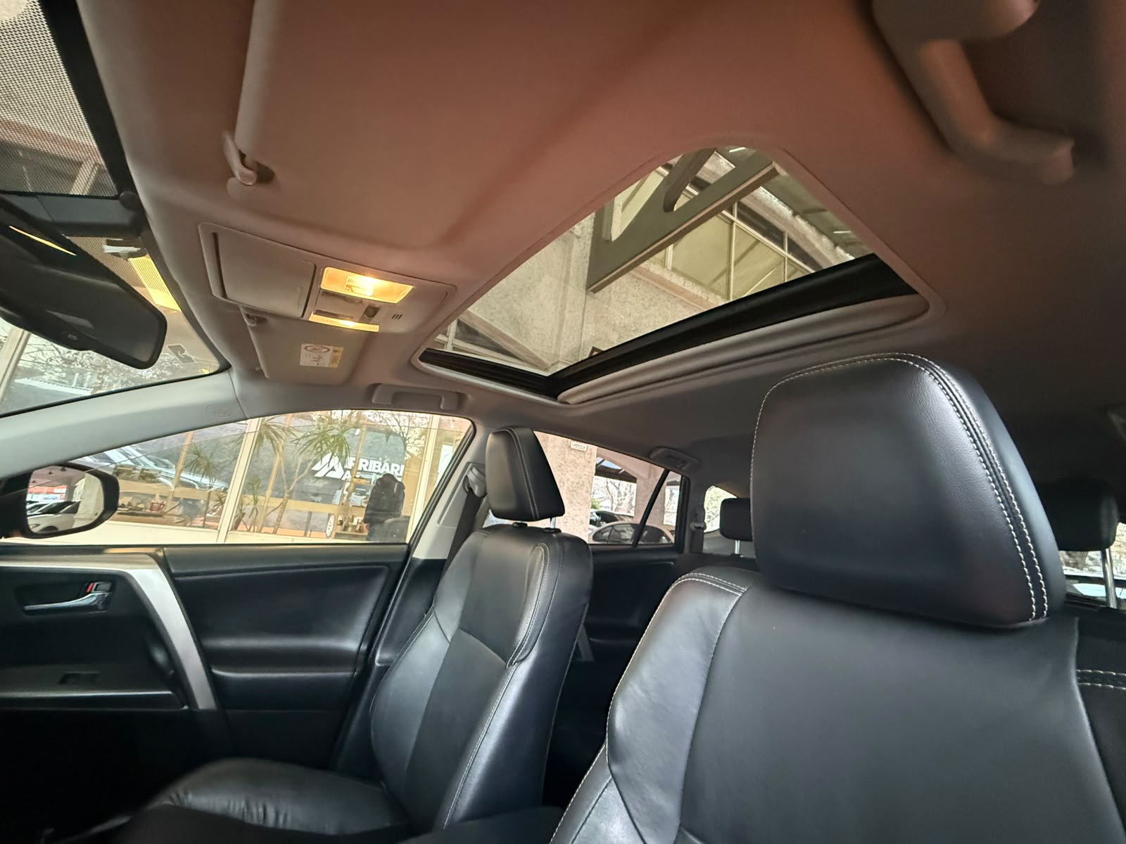 Toyota RAV4 2018 - Imagen 9 de 15