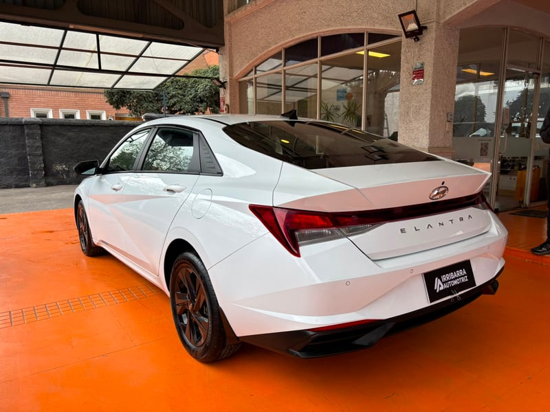 Hyundai ELANTRA 2021 - Imagen 5 de 15