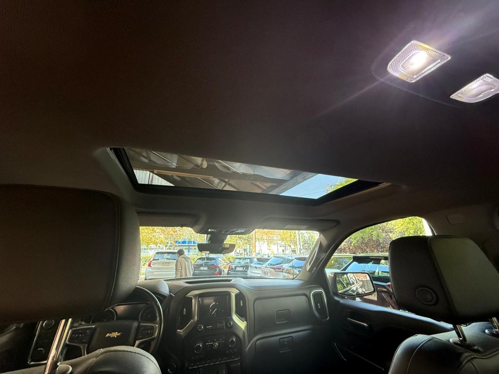 CHEVROLET SILVERADO 2022 - Imagen 8 de 15