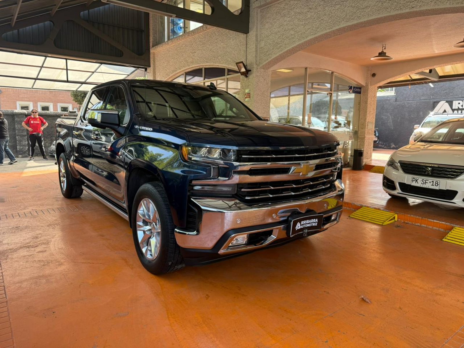 CHEVROLET SILVERADO 2022 - Imagen 3 de 15