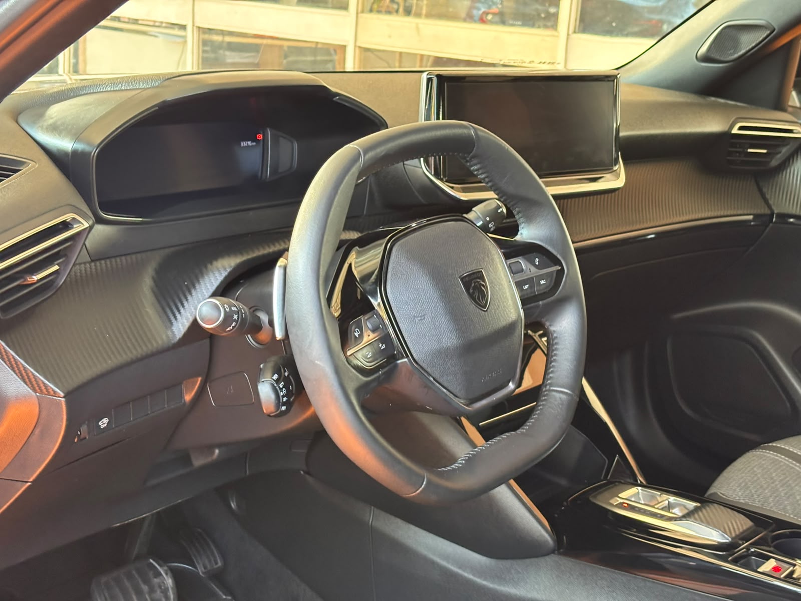 PEUGEOT 2008 2025 - Imagen 13 de 15