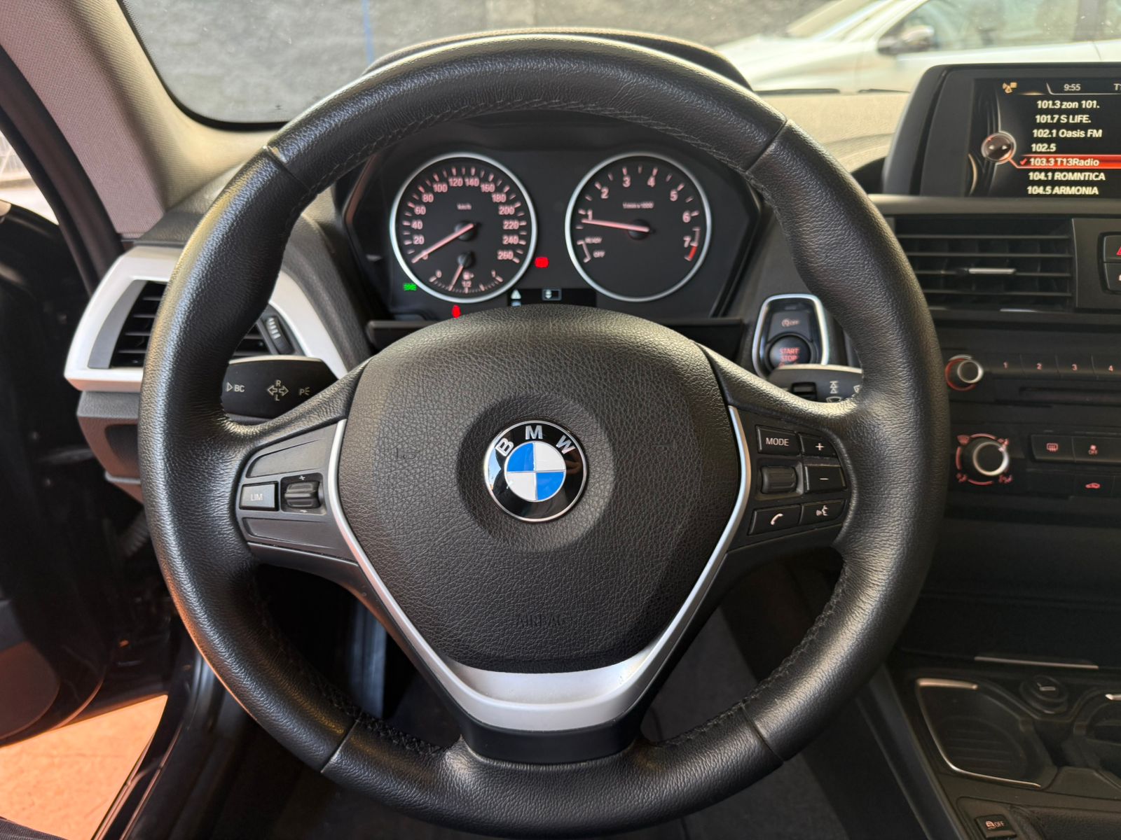 BMW 114 2015 - Imagen 13 de 14