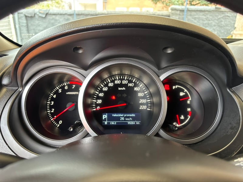 Suzuki GRAND NOMADE 2018