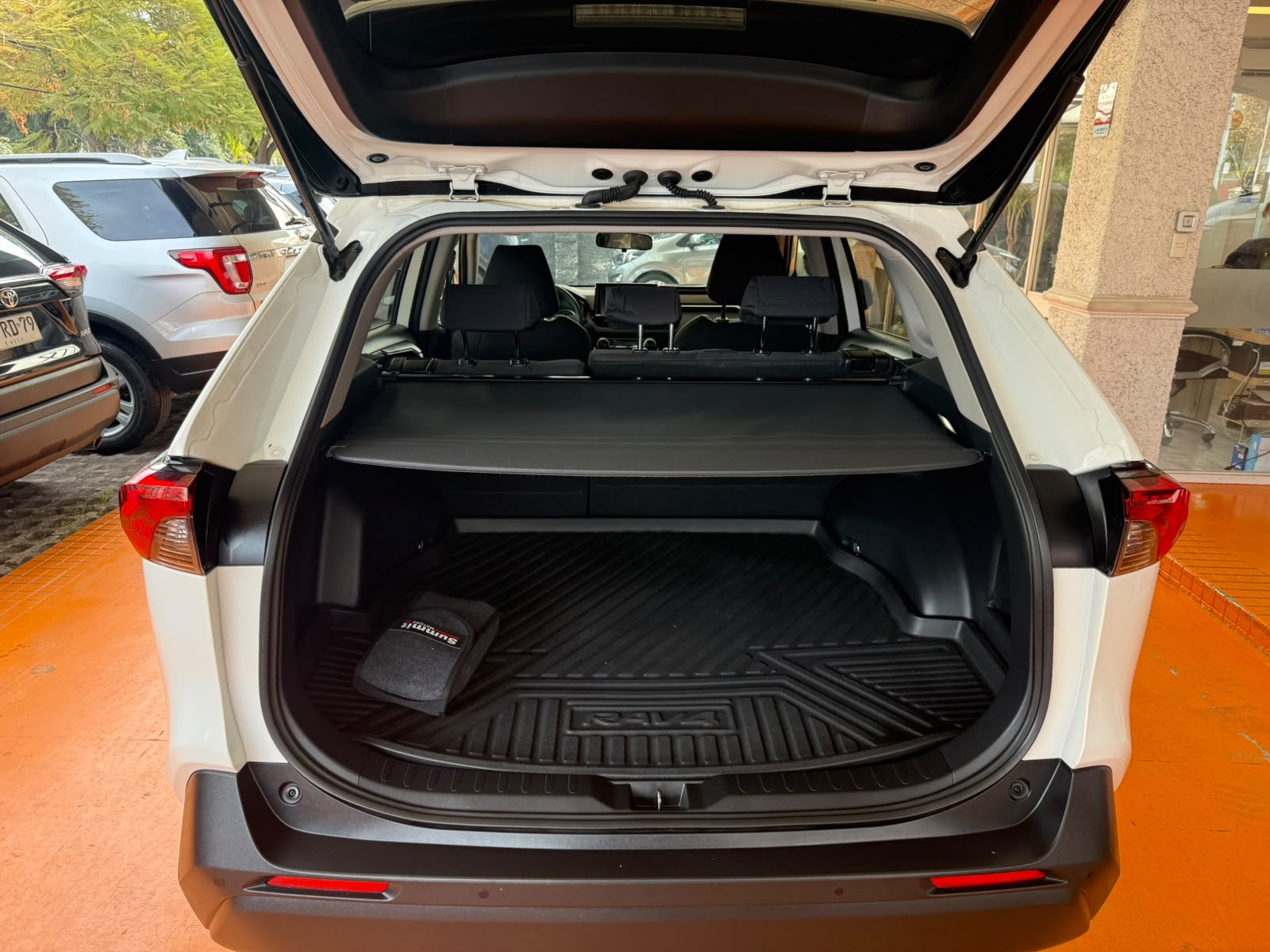 TOYOTA RAV4 2023 - Imagen 15 de 15