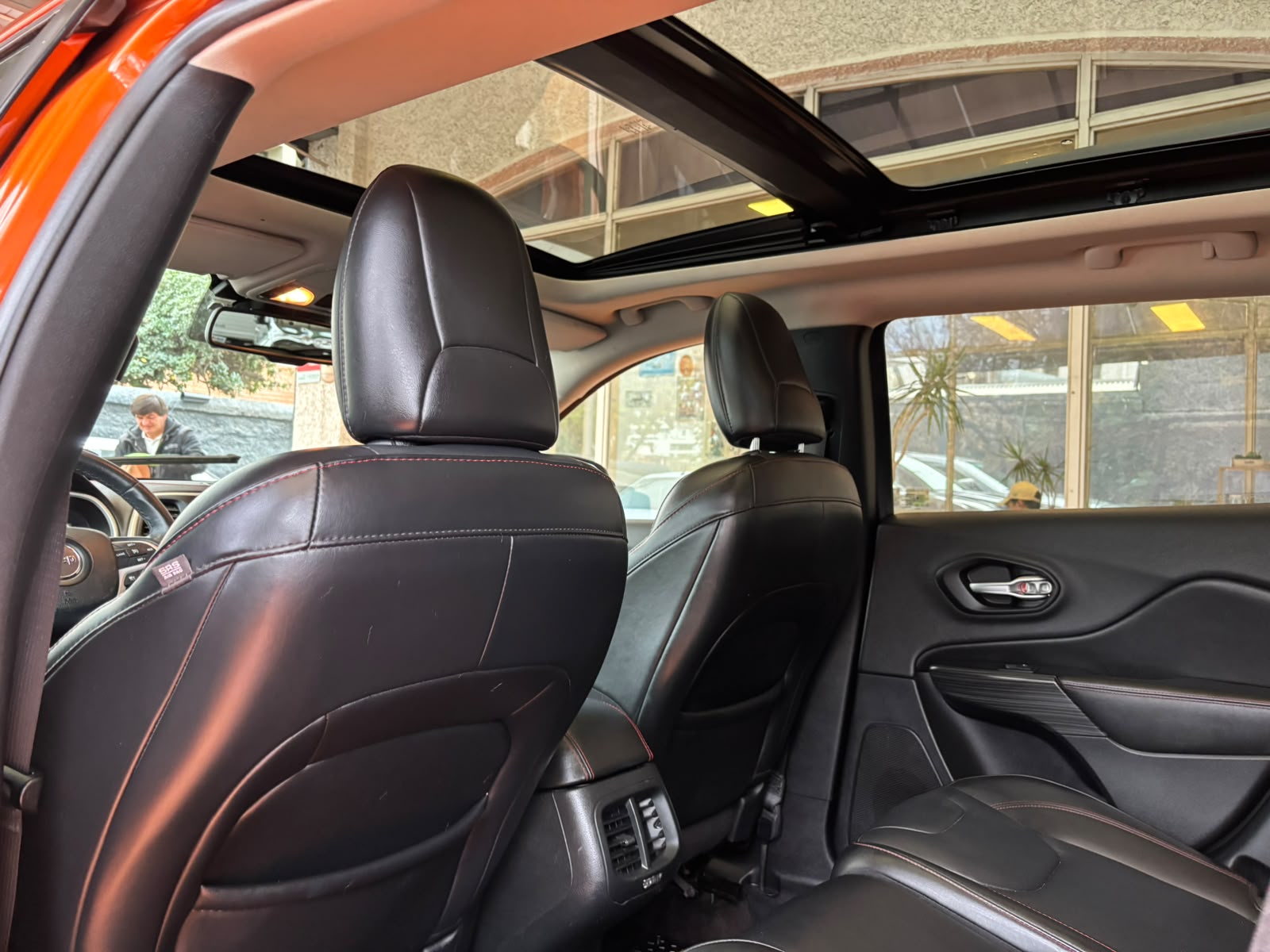 Jeep CHEROKEE 2017 - Imagen 8 de 15