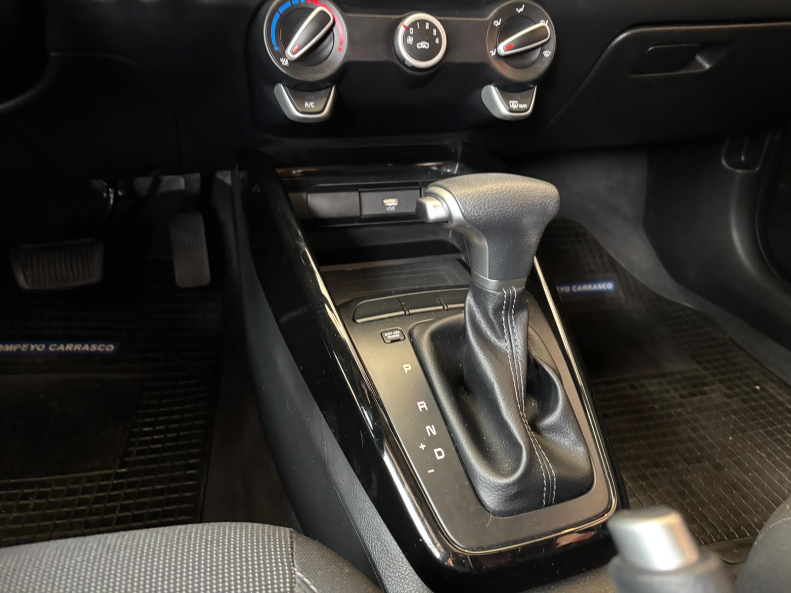 KIA RIO 5 2024 - Imagen 7 de 15