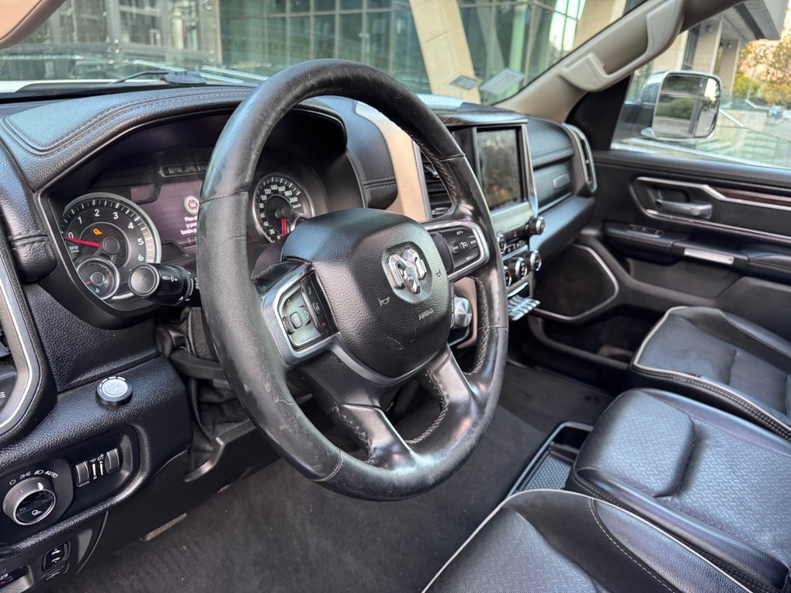 RAM 1500 LARAMIE 4X4. 2020 - Imagen 8 de 9