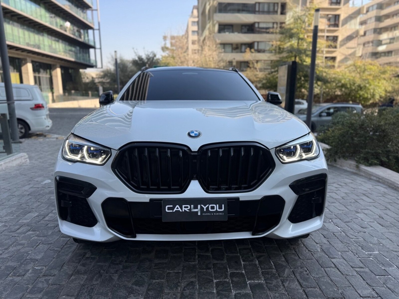 BMW X6 50I M 2022 - Foto 2 de 10