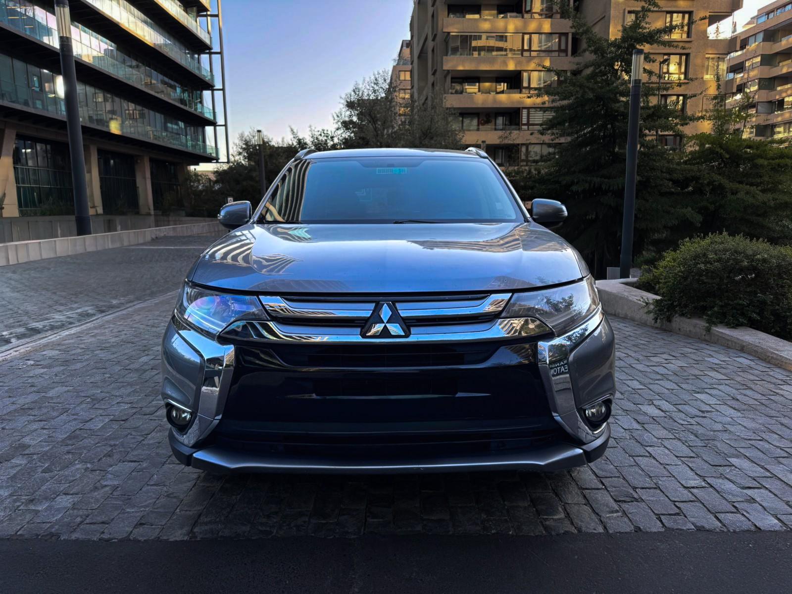 MITSUBISHI OUTLANDER 2.4 2018 - Imagen 3 de 10