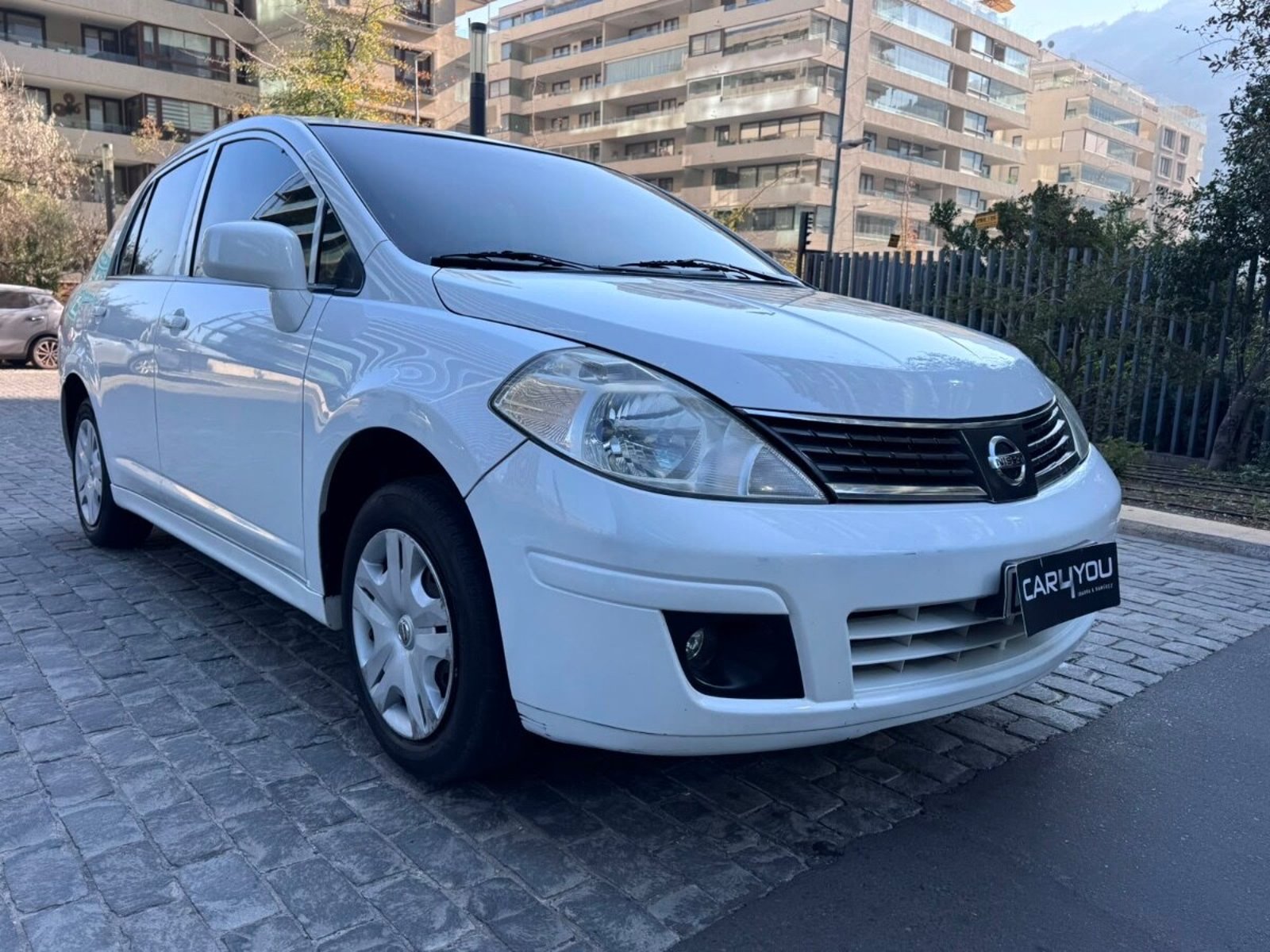 NISSAN TIIDA Sedan 2012 - Foto 3 de 10
