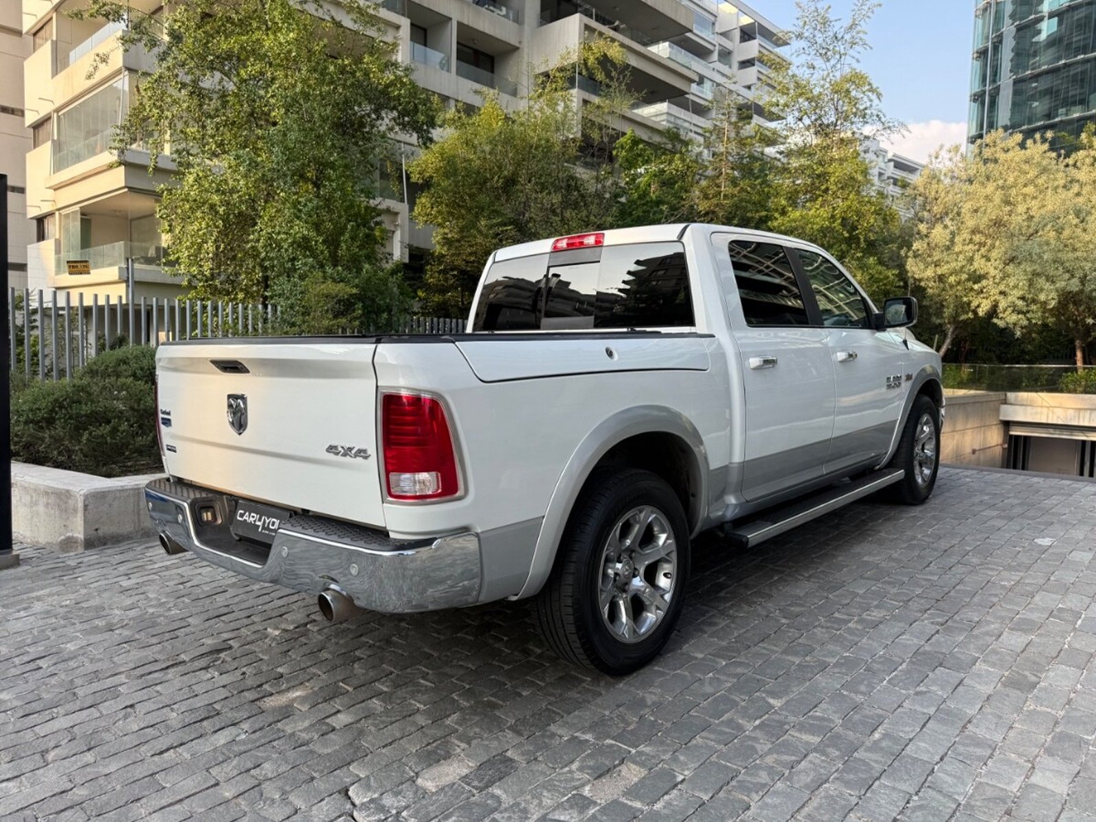 Dodge RAM 1500 LARAMIE 5.7 HEMI 2016 - Foto 4 de 8