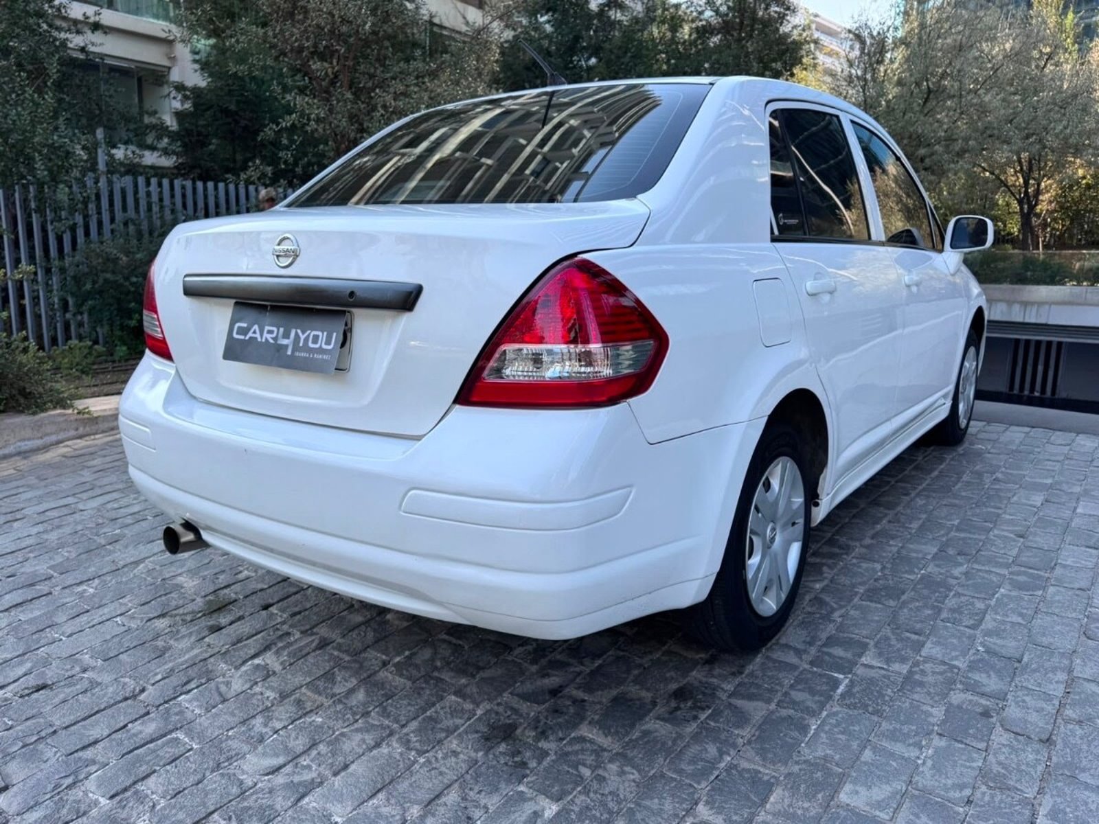 NISSAN TIIDA Sedan 2012 - Foto 4 de 10