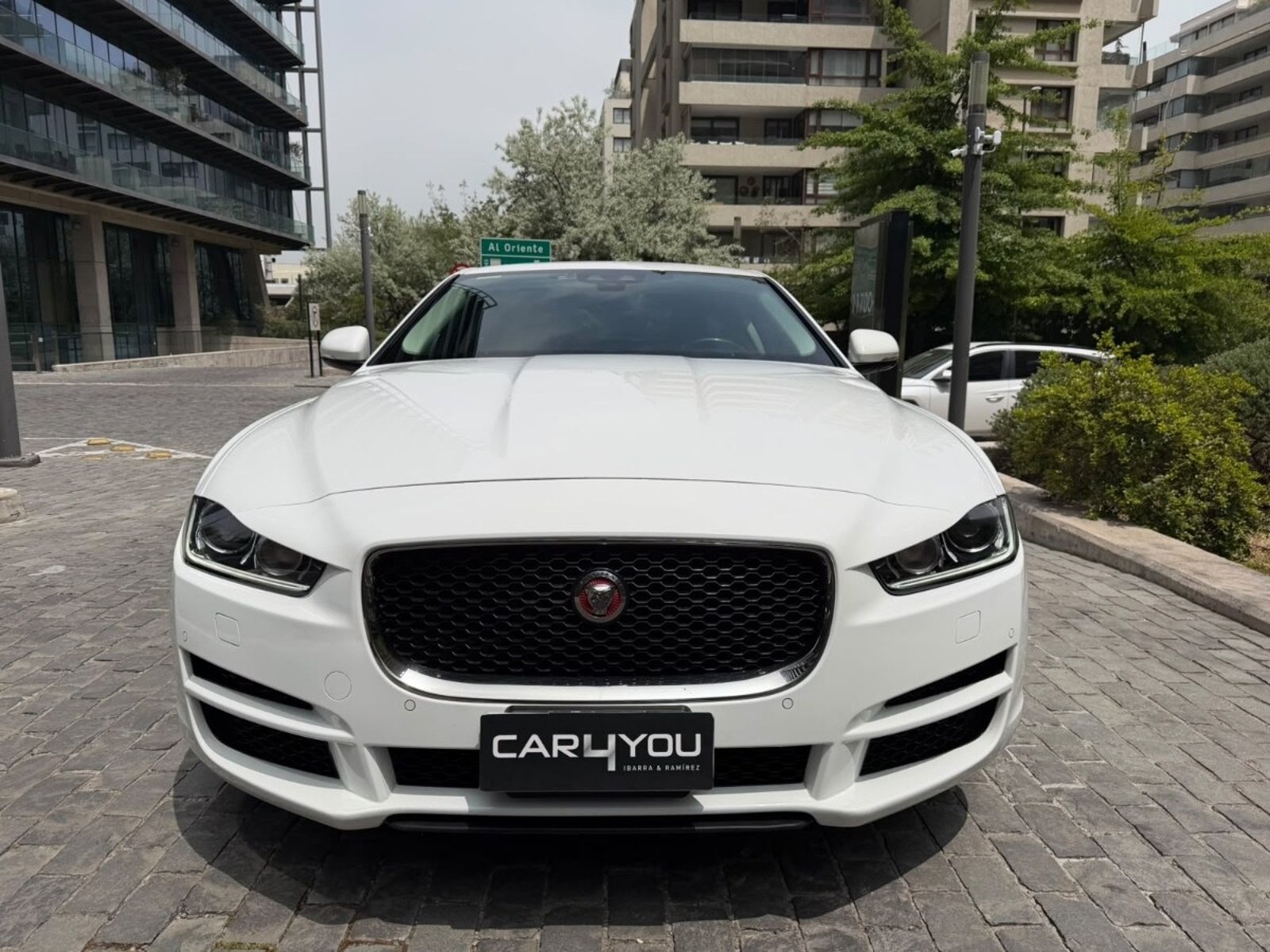 Jaguar XE PRESTIGE 2019 - Foto 2 de 10