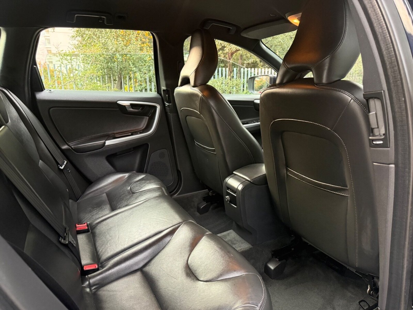 VOLVO XC60 T5 AWD 2017 - Imagen 8 de 10