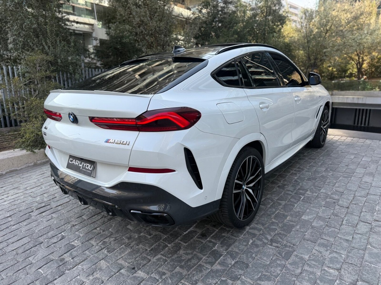 BMW X6 50I M 2022 - Imagen 7 de 10