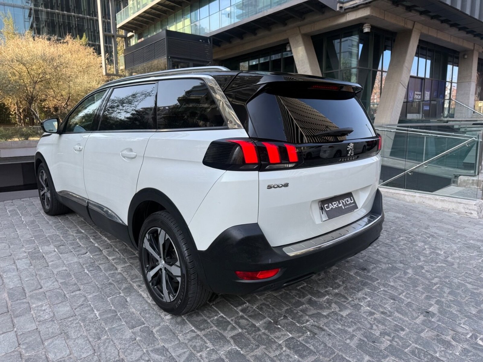 Peugeot 5008 BLUE HDI 1.5 2019 - Foto 4 de 10