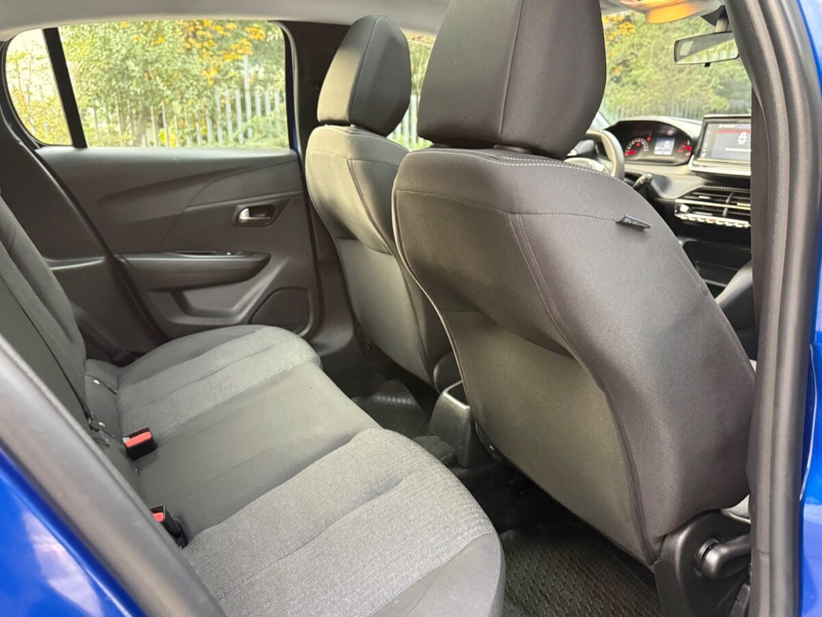 PEUGEOT 208 STYLE PURETECH 2023 - Imagen 8 de 9