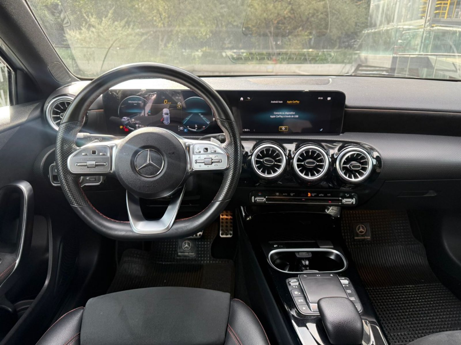 MERCEDES-BENZ A200 LOOK AMG 2023 - Imagen 8 de 10